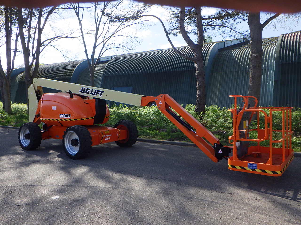 JLG 600AJ