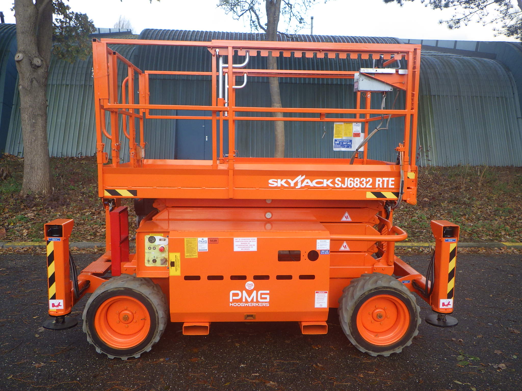 SkyJack SJ6832RTE