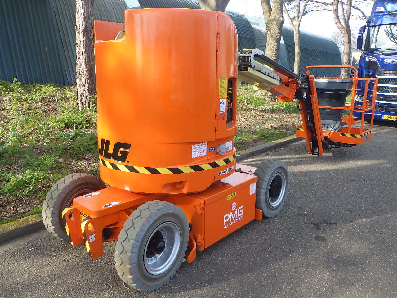 JLG E300AJP