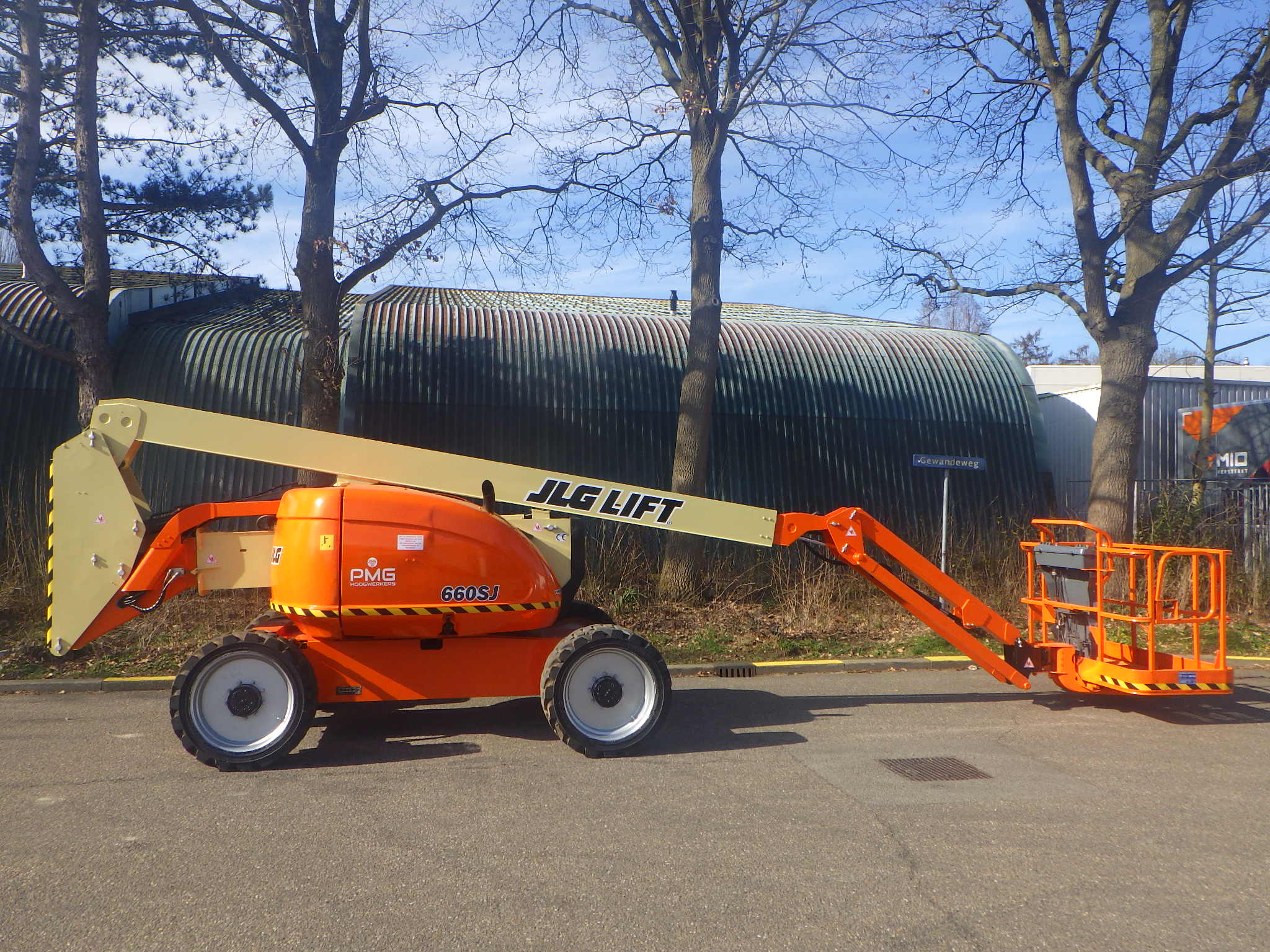 JLG 600AJ