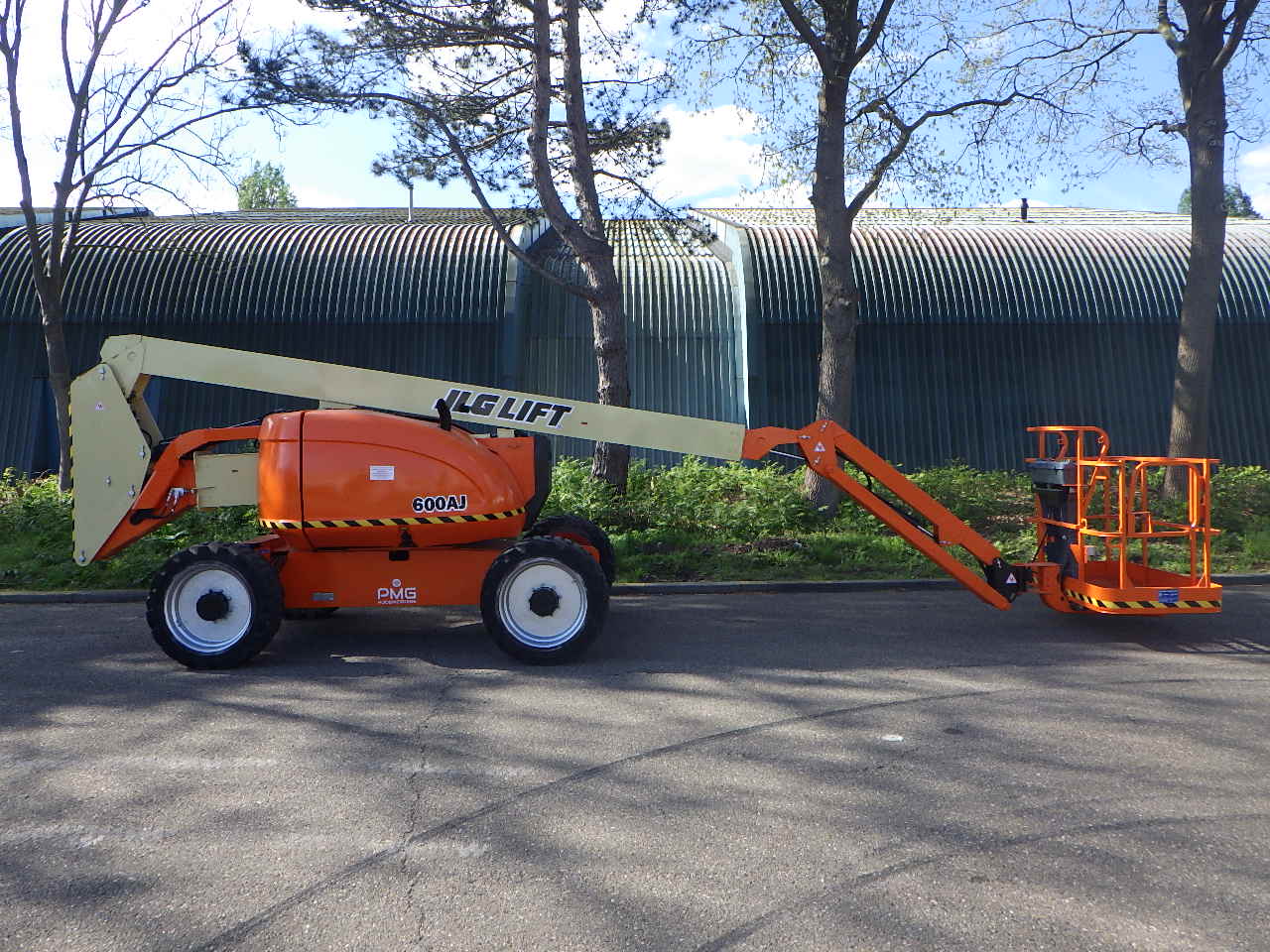 JLG 600AJ