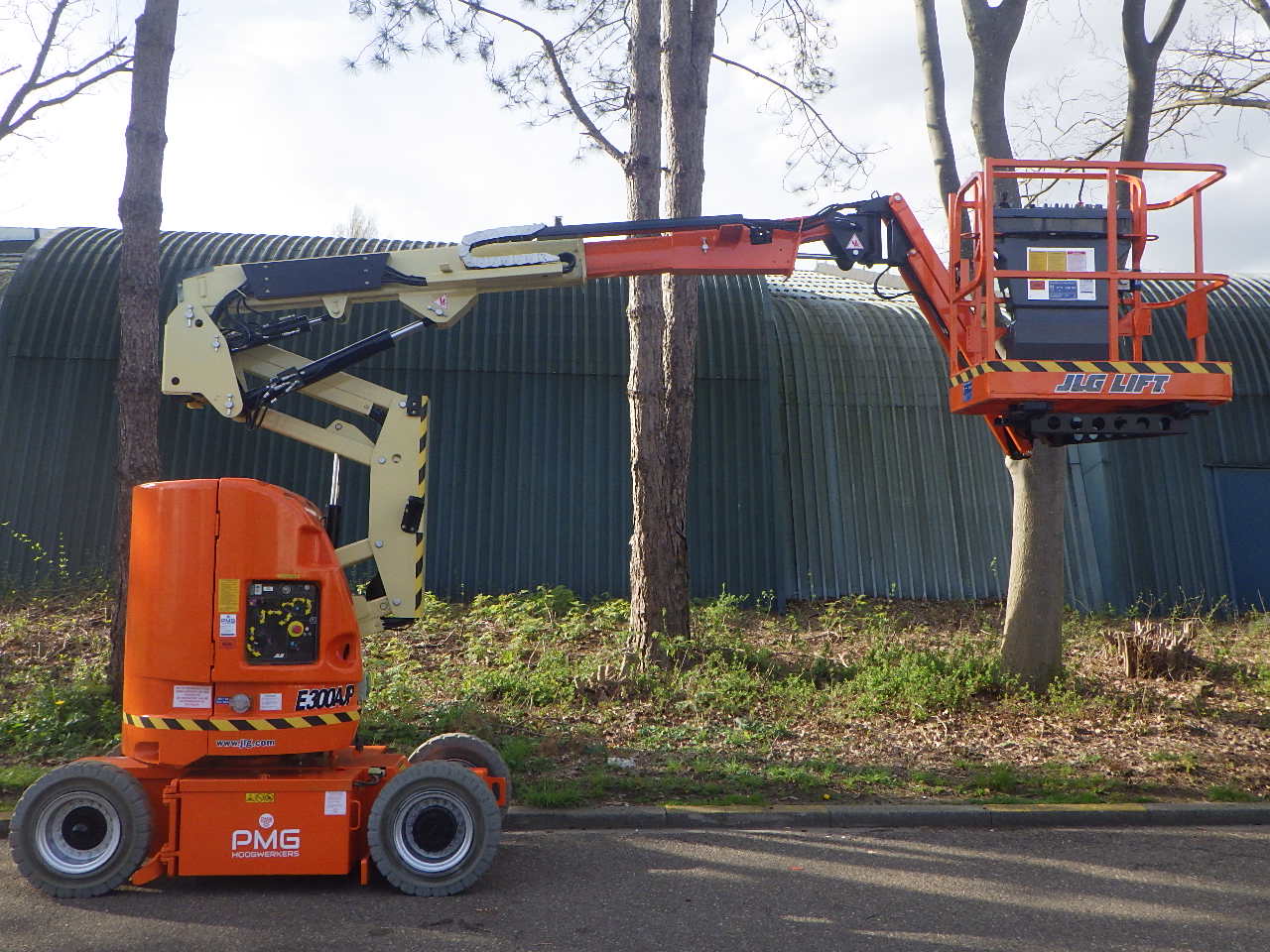 JLG E300AJP