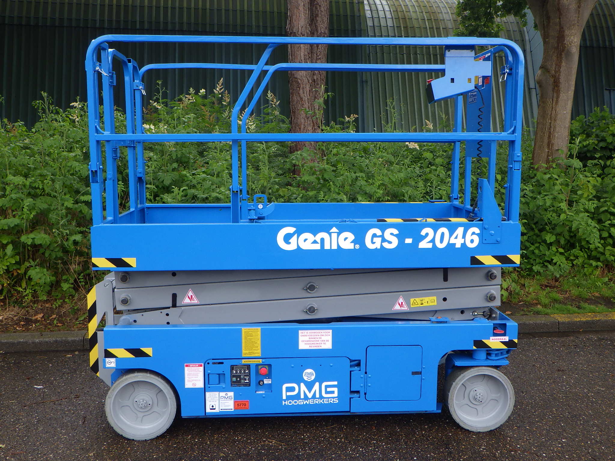 Genie GS-2046